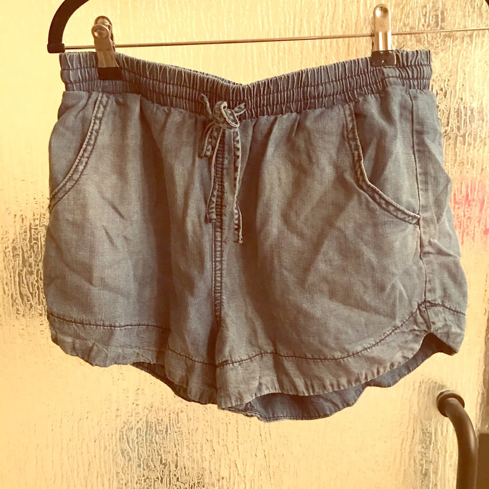 Denim like blue shorts